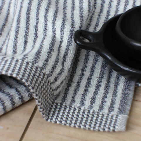 CHAMBRAY STRIPE CHARCOAL BATH TOWEL