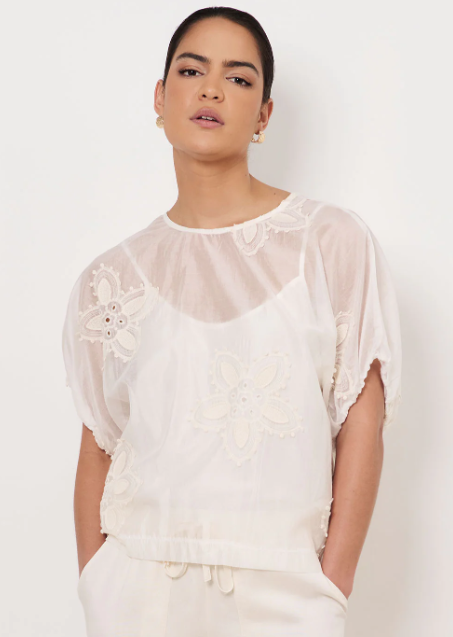 Phoebe Applique Flower Top (ivory)